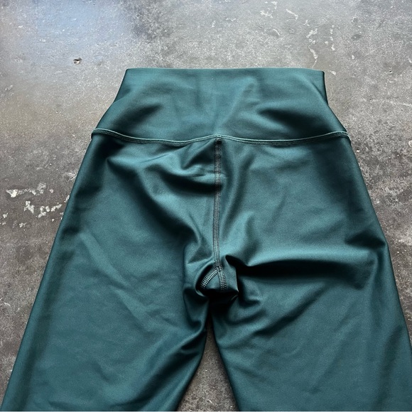 ALO Yoga 7/8 High-Waist Airlift Legging - Picture 7 of 12